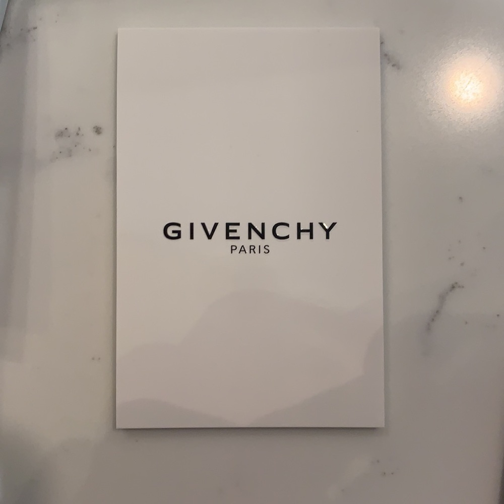 Authentic Givenchy leather pouch - Picture 4 of 4